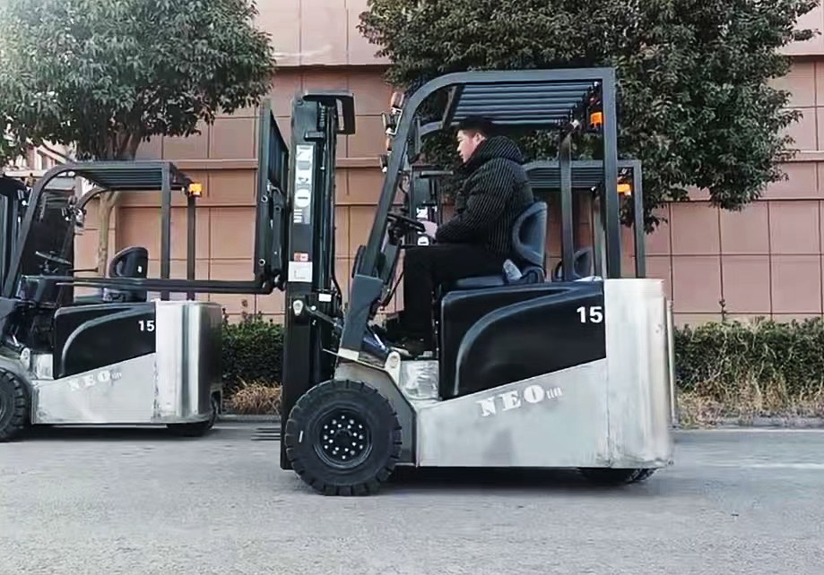 Appliaction of stainless steel electric counterbalanced forklift