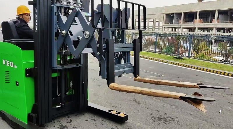 Application of seated double deep scissor reach truck