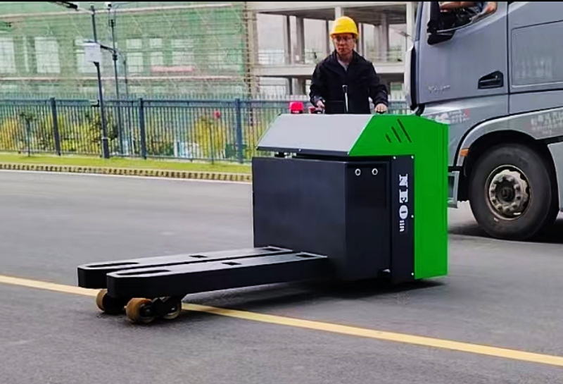 Application of heavy-duty electric pallet truck