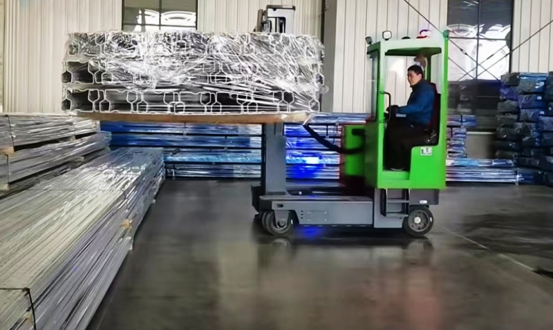 Application of electric multi-directional forklift