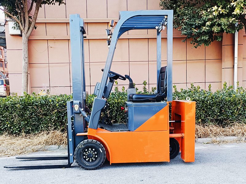 A customized ultra-short three-point fulcrum will be shipped to North America