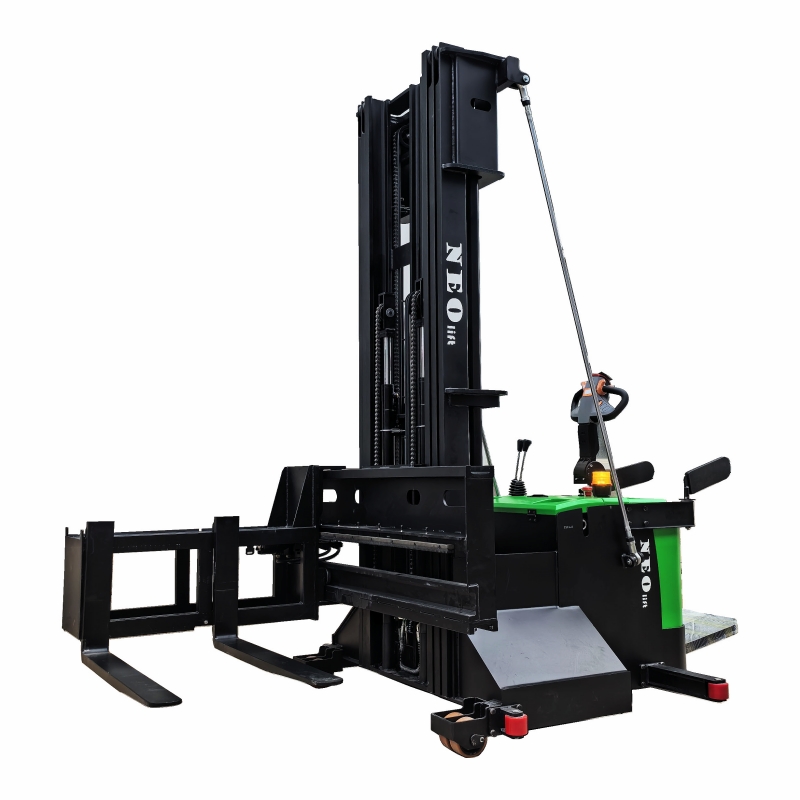 Stand On Very Narrow Asile Statcker Truck