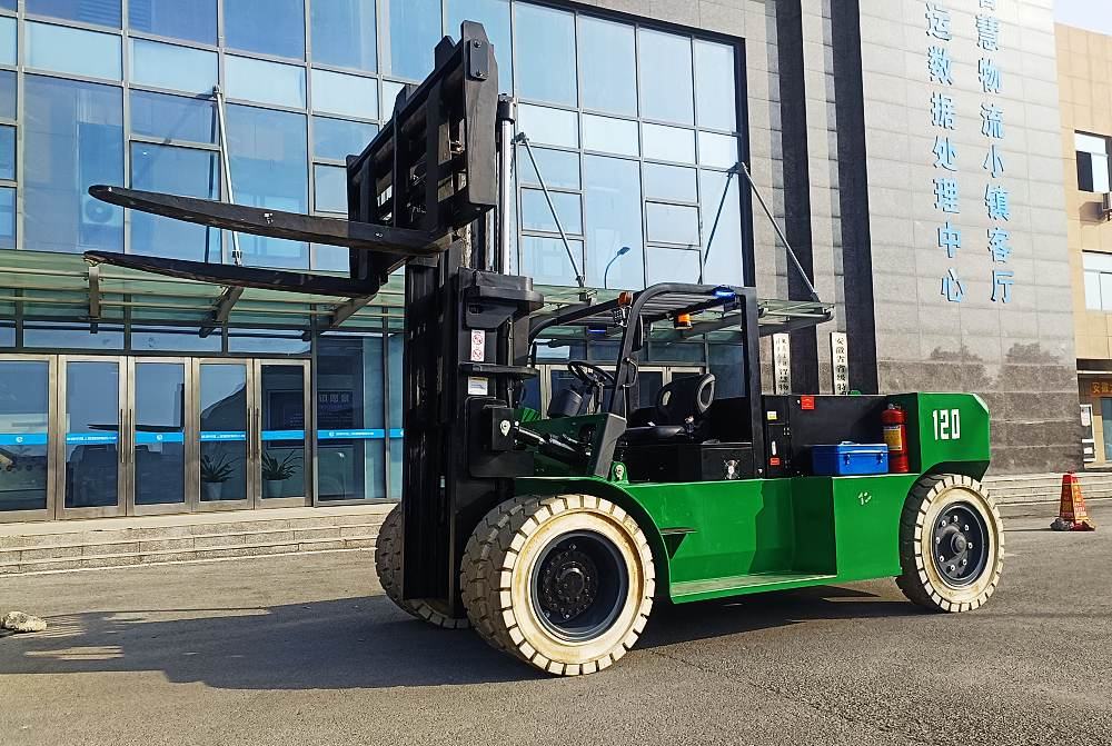 NEOlift electric heavy duty forklift