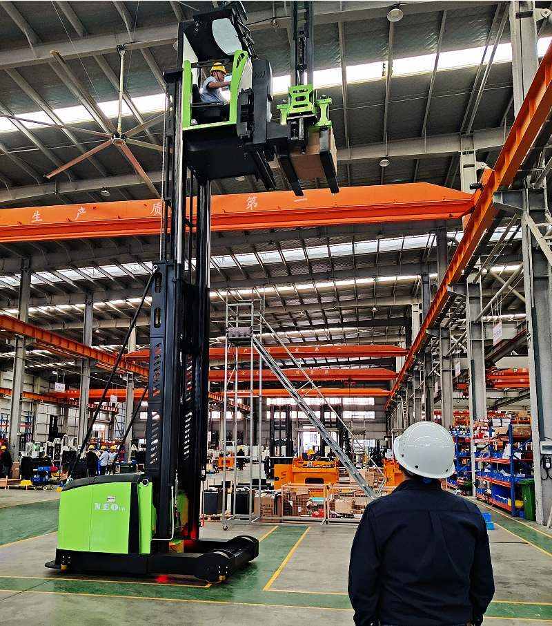 NEO VNA forklift
