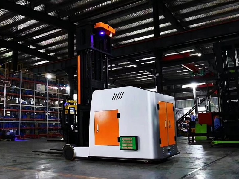 The Future of Forklifts: Key Trends Shaping the Material Handling Industry