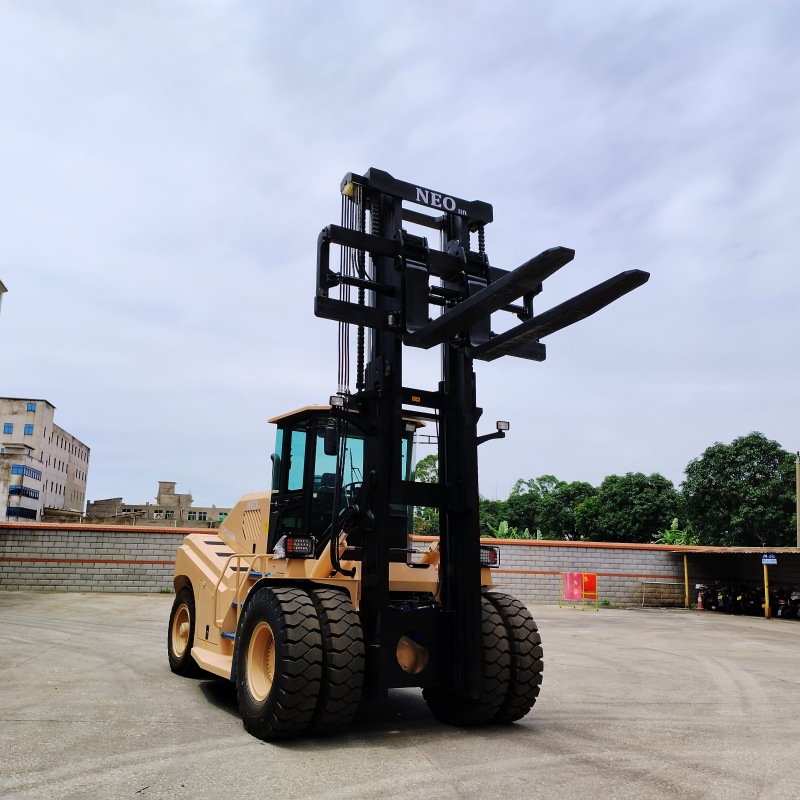 Load Center and Capacity: How Do You Size a 10-50 Ton Forklift Correctly?